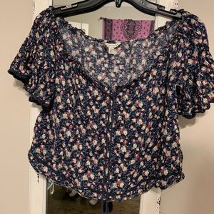 🦅American Eagle 🦅 floral crop top
